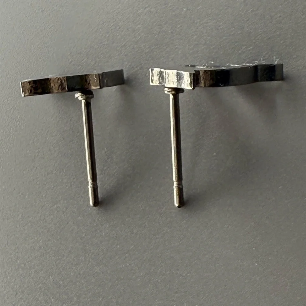 Stainless Steel Waterproof Shark Stud